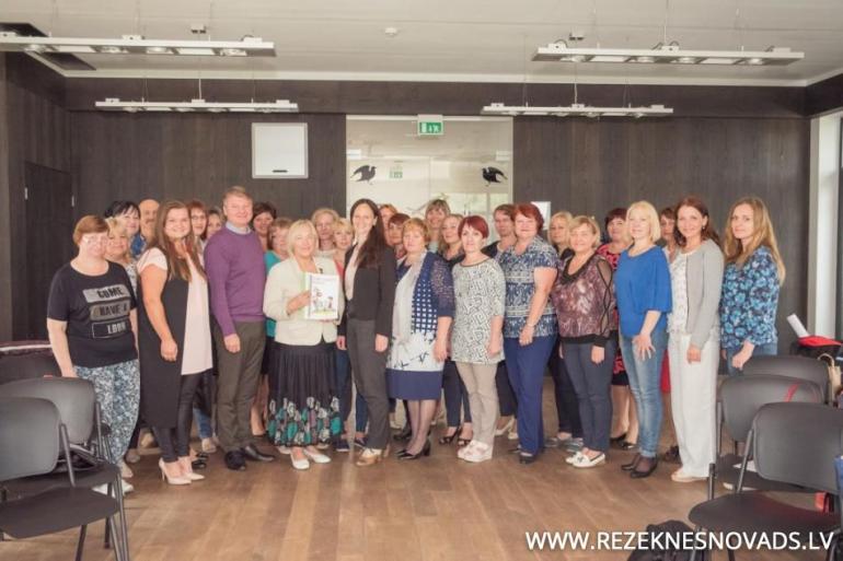 Izvērtējuma seminārs profesionālās kompetences pilnveides programmā globālajā izglītībā Rēzeknes novada pedagogiem Izvērtējuma seminārs profesionālās kompetences pilnveides programmā globālajā izglītībā Rēzeknes novada pedagogiem